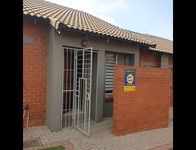 2 BEDROOM SECTIONAL TITLE FOR SALE IN MONAVONI